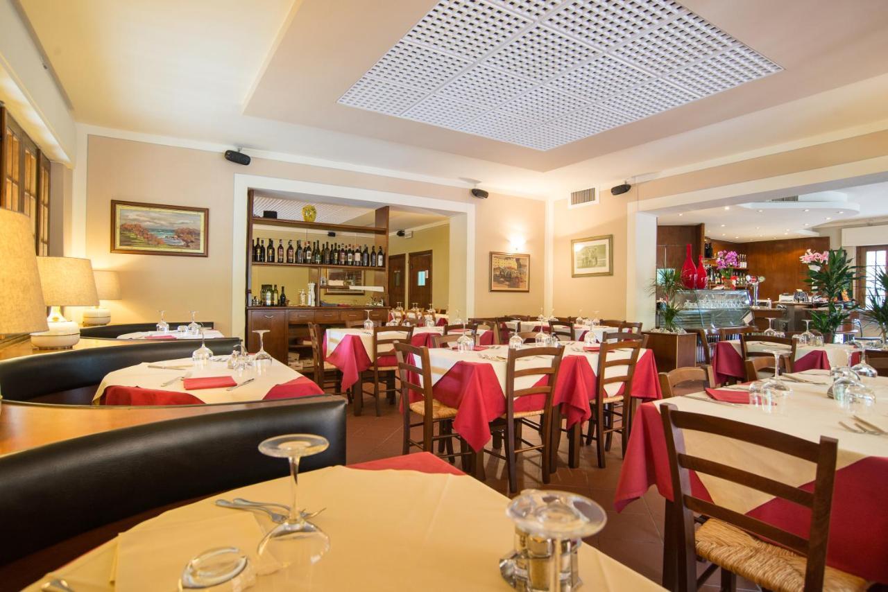 Hotel Tre Castelli Gallicano エクステリア 写真