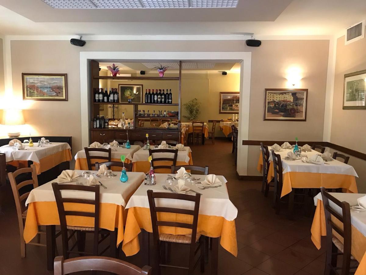 Hotel Tre Castelli Gallicano エクステリア 写真